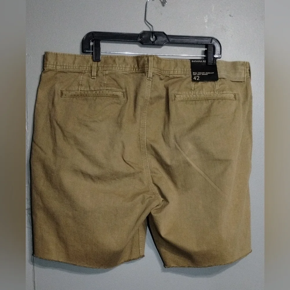 Banana Relublic Men's Shorts Mid Rise Cotton Size (42)